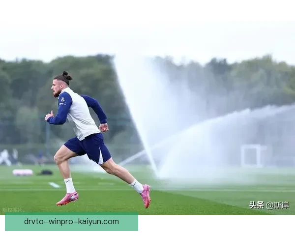 英超拉塞尔·马丁带领南安普顿迎来状态回暖，表现值得关注