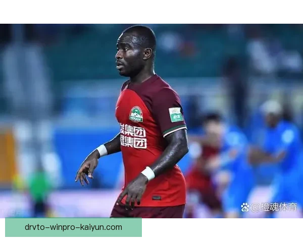 中超VAR问题引发热议，裁判判罚标准亟待明确与改进。