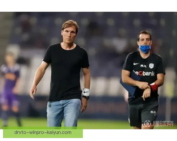 亨克主帅风格分析：团队战术与个人表现的有机结合