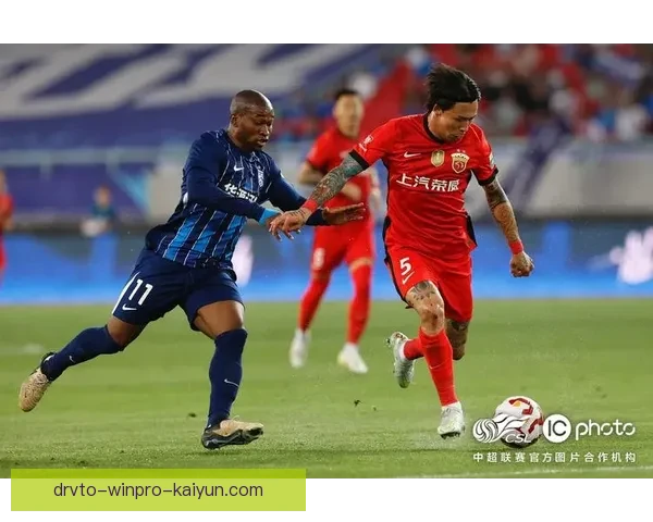 足球逆转比赛频现，近期多场赛事展现顽强反扑势头